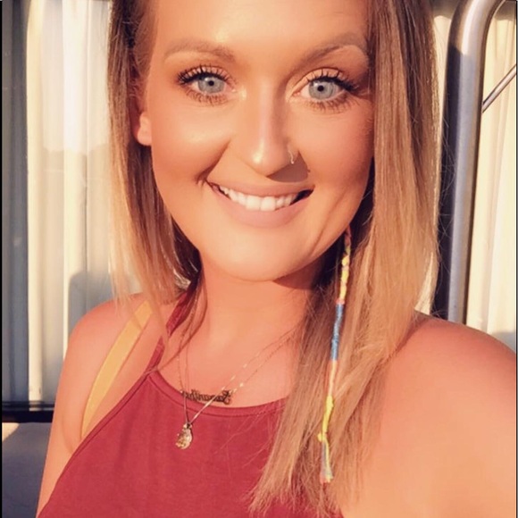 Meet your Posher, Samantha🎀💗 - Picture 2 of 4